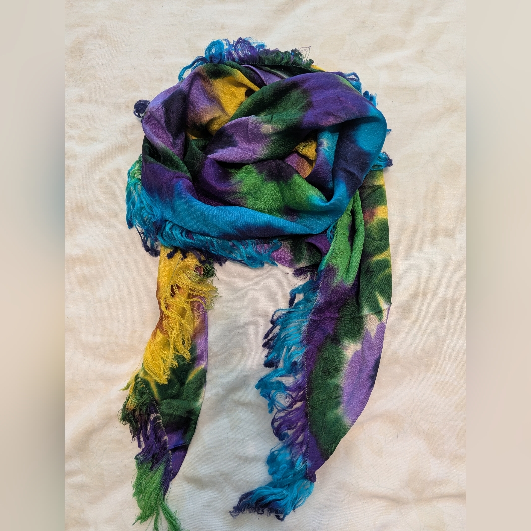 Nwot 100% Silk Blue Green Yellow Purple Tie Dye Triangle Scarf